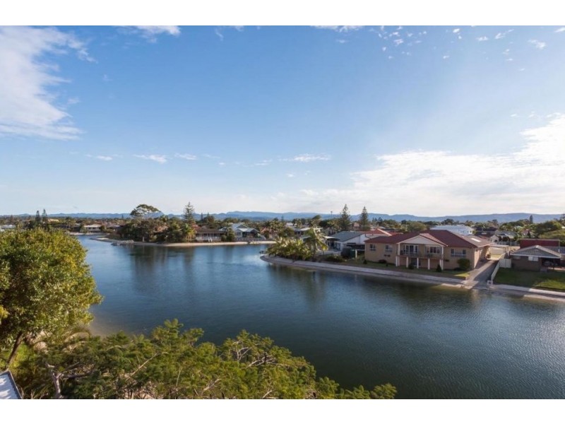 40 Avanti Street, Mermaid Waters QLD 4218