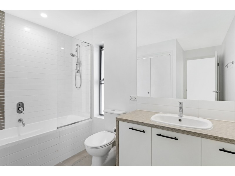 123/2 Riverwalk Avenue, Robina QLD 4226