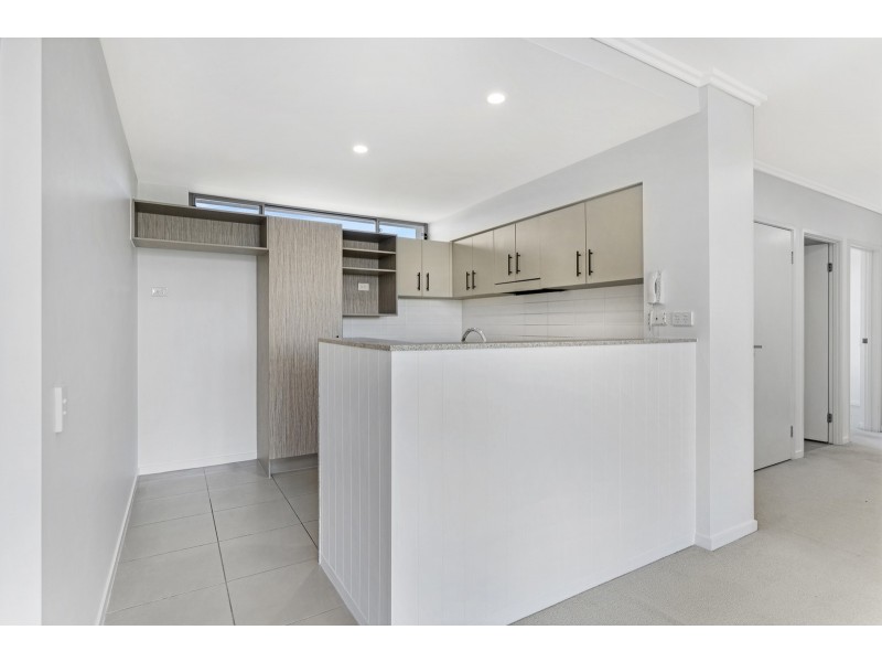 123/2 Riverwalk Avenue, Robina QLD 4226