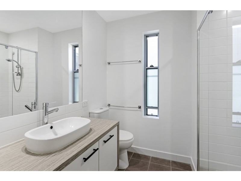 123/2 Riverwalk Avenue, Robina QLD 4226