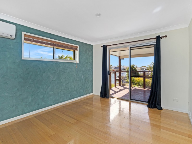 55 Abalone Avenue, Paradise Point QLD 4216