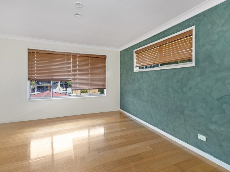55 Abalone Avenue, Paradise Point QLD 4216