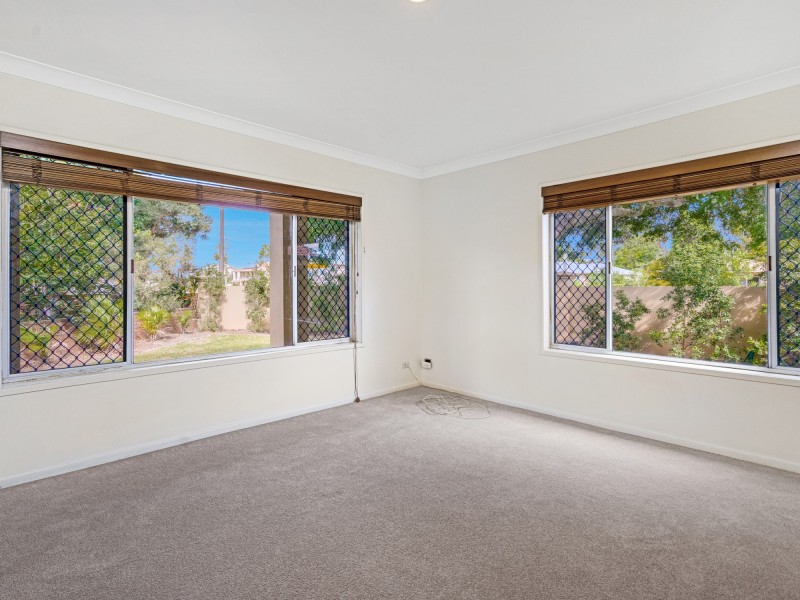 55 Abalone Avenue, Paradise Point QLD 4216