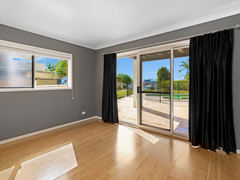 55 Abalone Avenue, Paradise Point QLD 4216