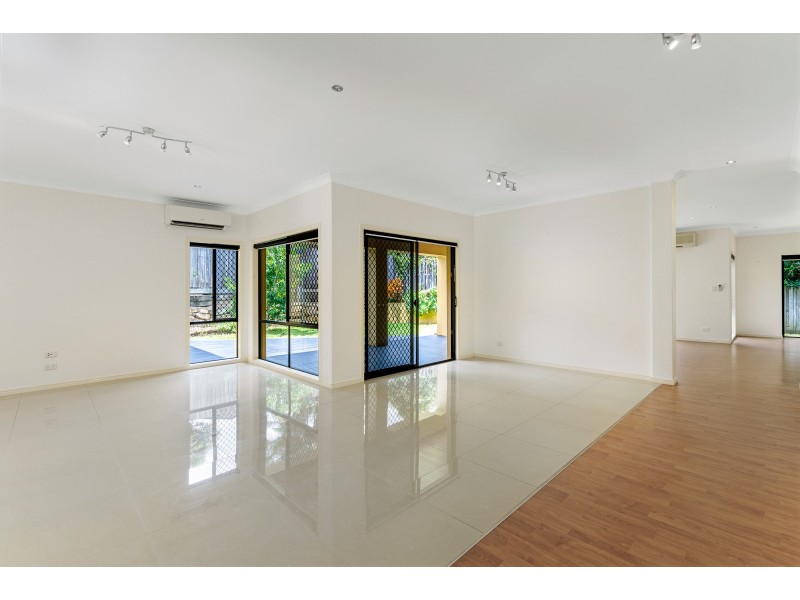 27 Hillridge Crescent, Varsity Lakes QLD 4227