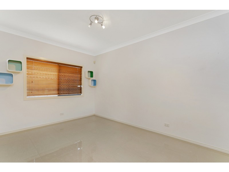 27 Hillridge Crescent, Varsity Lakes QLD 4227