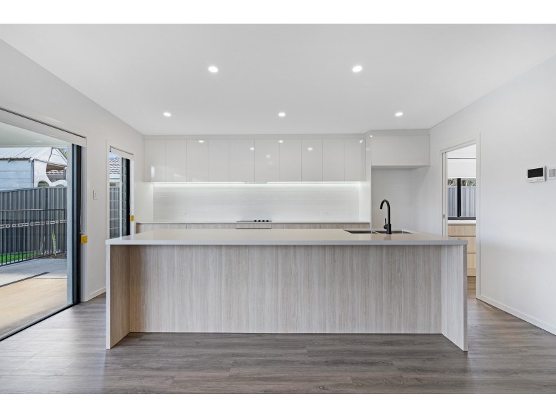 28 Namatjira Court, Broadbeach Waters QLD 4218