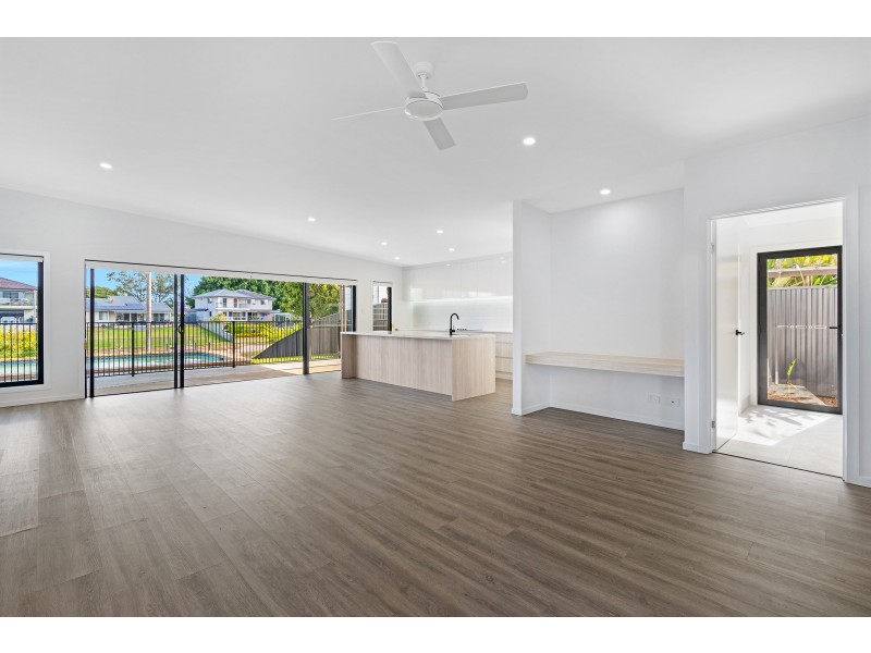 28 Namatjira Court, Broadbeach Waters QLD 4218