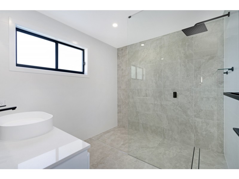 28 Namatjira Court, Broadbeach Waters QLD 4218