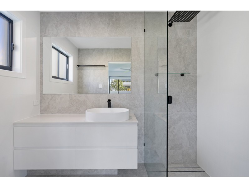 28 Namatjira Court, Broadbeach Waters QLD 4218