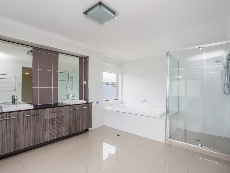 13 Skywatch Circuit, Reedy Creek QLD 4227