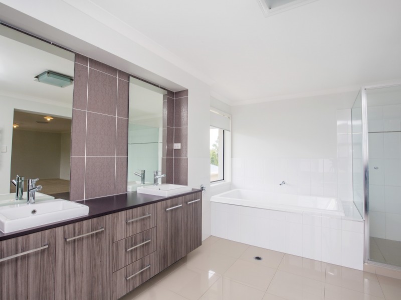 13 Skywatch Circuit, Reedy Creek QLD 4227