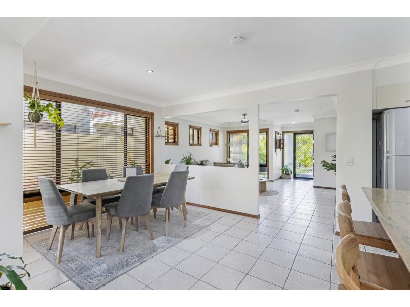 1/4 Leopardwood Circuit, Robina QLD 4226