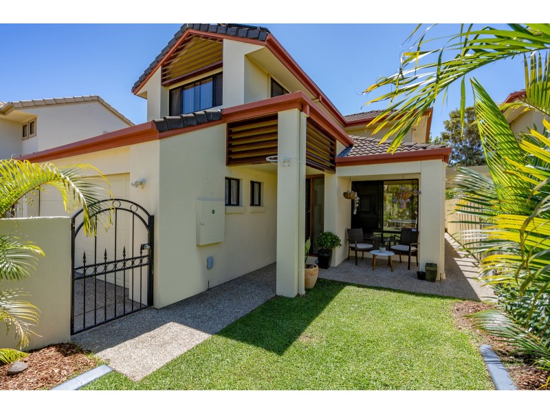 1/4 Leopardwood Circuit, Robina QLD 4226