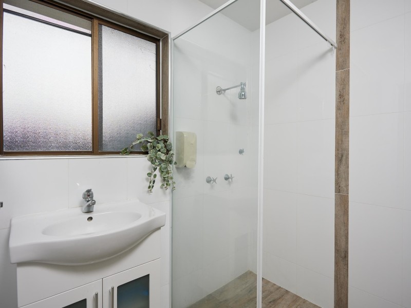 15 Tumbarumba Avenue, Ashmore QLD 4214