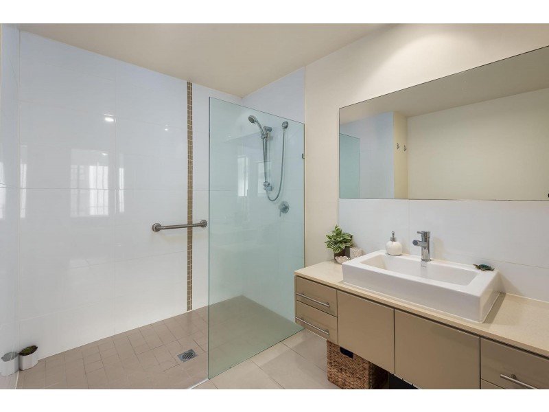 216/1 Toombul Avenue, Miami QLD 4220