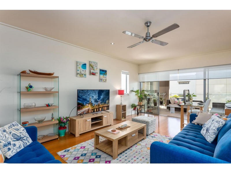 216/1 Toombul Avenue, Miami QLD 4220