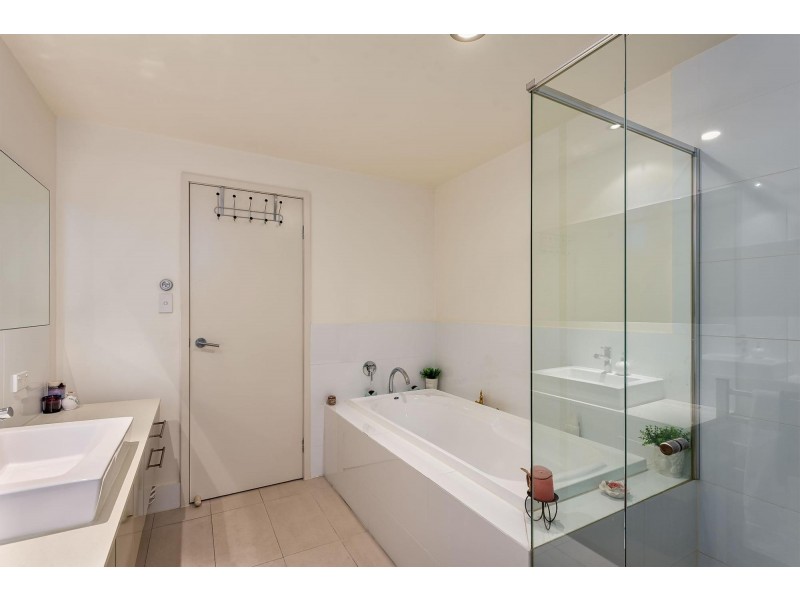 216/1 Toombul Avenue, Miami QLD 4220