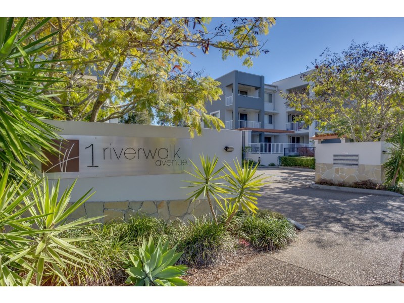 30/1 Riverwalk Avenue, Robina QLD 4226