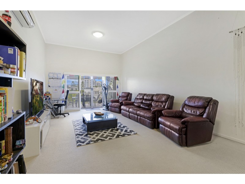 30/1 Riverwalk Avenue, Robina QLD 4226