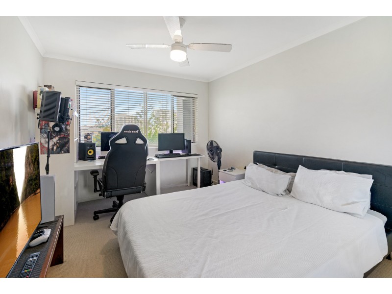 30/1 Riverwalk Avenue, Robina QLD 4226