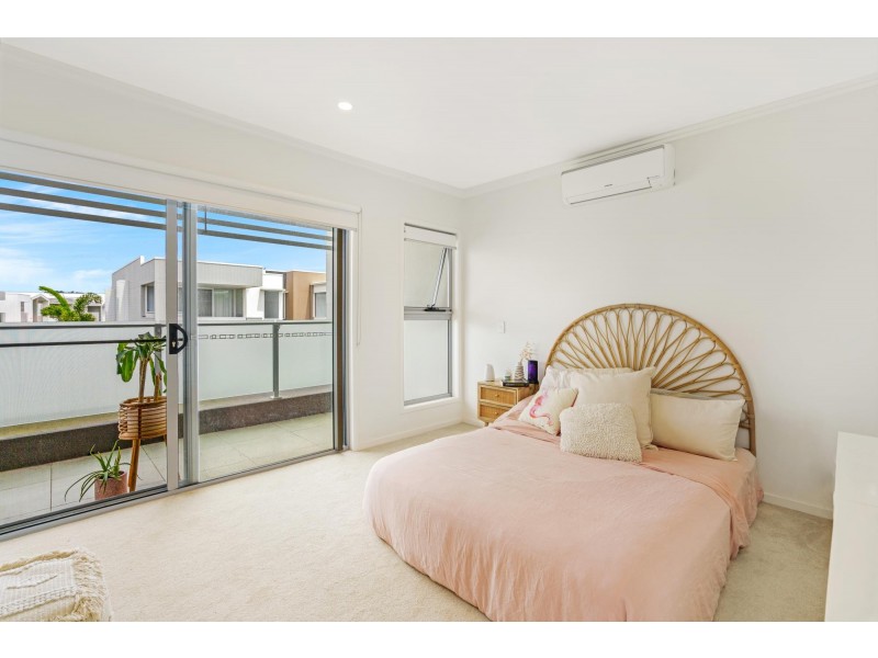 292/1 Vue Boulevard, Robina QLD 4226