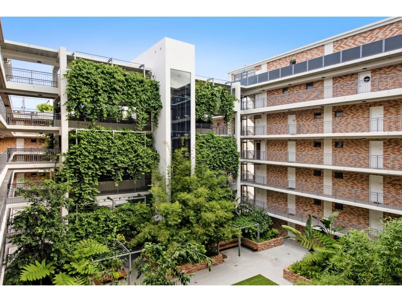 203/190 Varsity Parade, Varsity Lakes QLD 4227