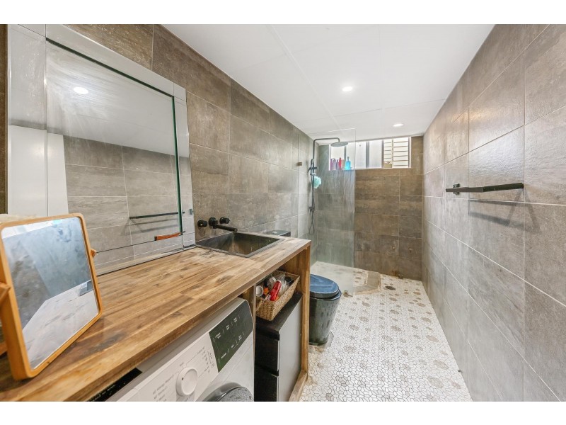 1/5 Thornton Street, Surfers Paradise QLD 4217