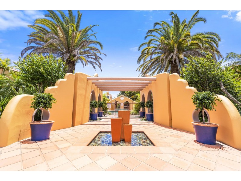 54/8 Woody Views Way, Robina QLD 4226