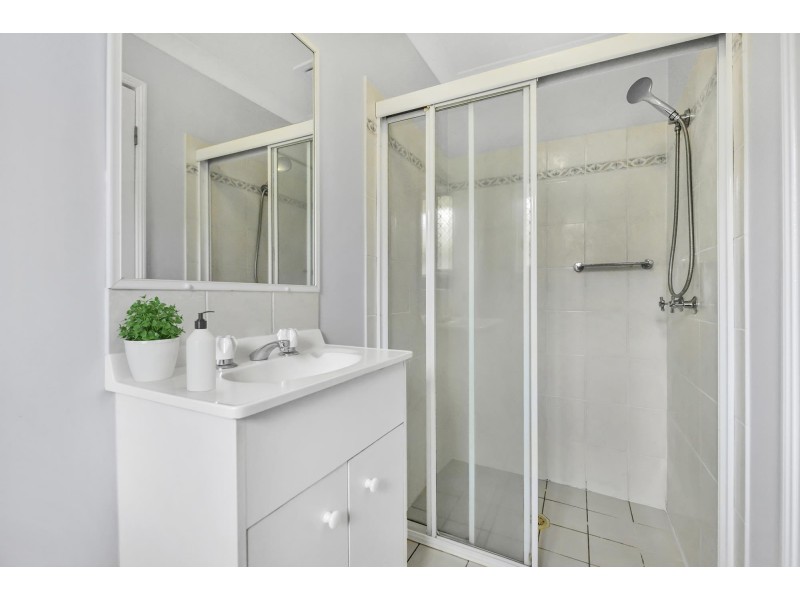 16 Susan Godfrey Drive, Windaroo QLD 4207