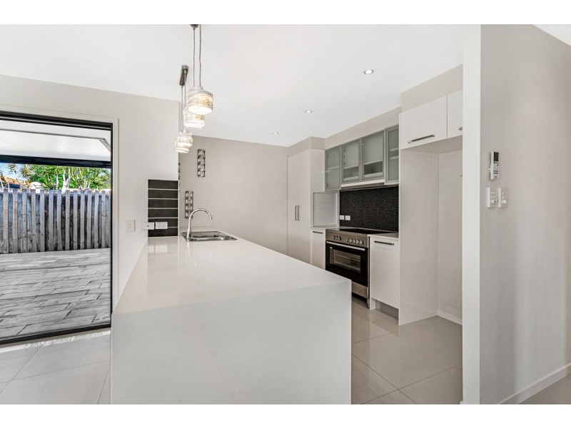 14 Montezuma Drive, Burleigh Waters QLD 4220