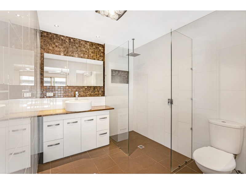 14 Montezuma Drive, Burleigh Waters QLD 4220