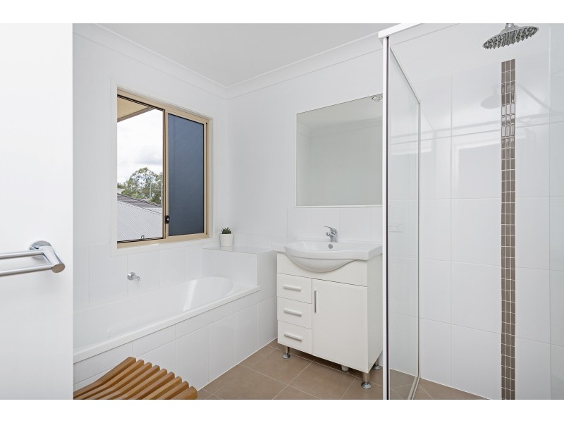 1/10 Amaray Drive, Upper Coomera QLD 4209