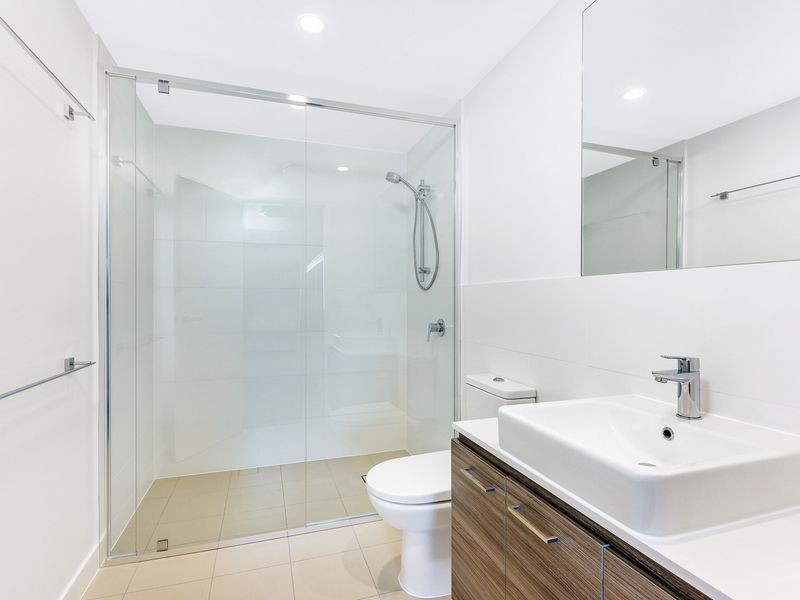 304/29 Varsity Parade, Varsity Lakes QLD 4227