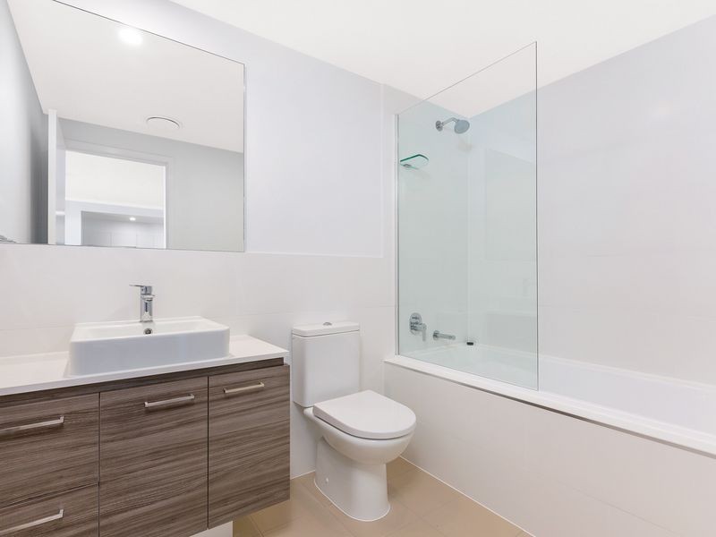 304/29 Varsity Parade, Varsity Lakes QLD 4227