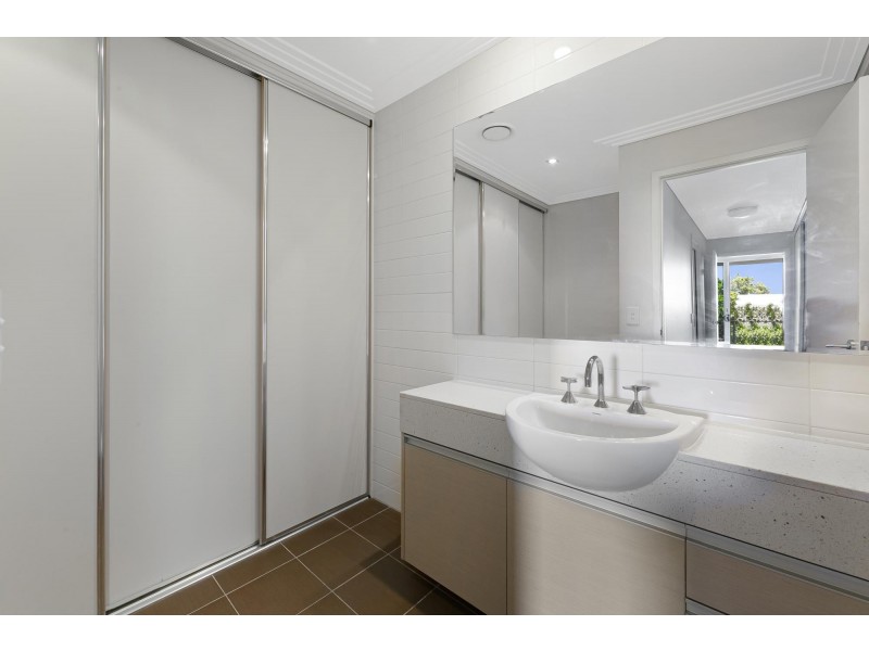 16/226 Varsity Parade, Varsity Lakes QLD 4227