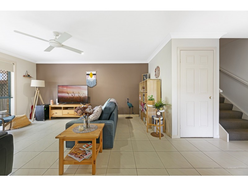 4/15 Gordon Street, Labrador QLD 4215