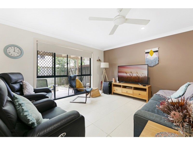 4/15 Gordon Street, Labrador QLD 4215