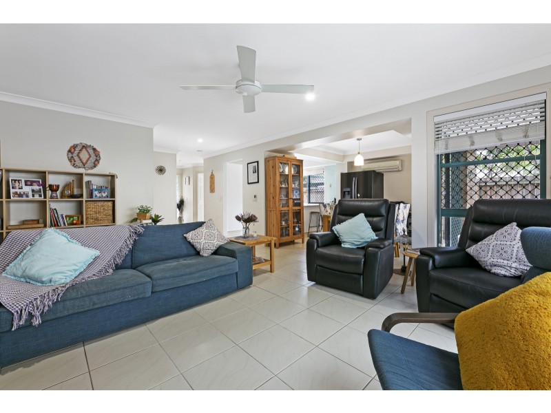 4/15 Gordon Street, Labrador QLD 4215