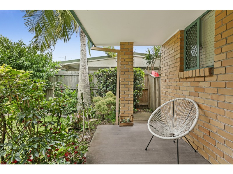 4/15 Gordon Street, Labrador QLD 4215