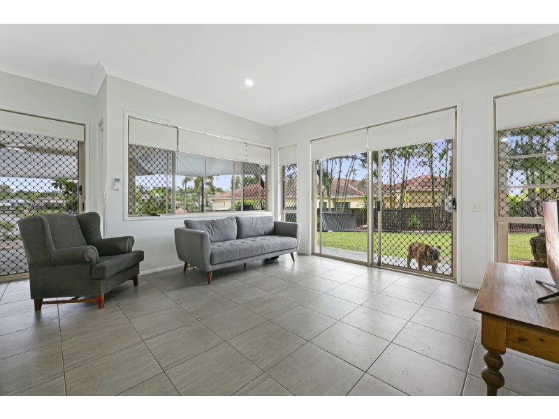 2 Mornington Terrace, Robina QLD 4226