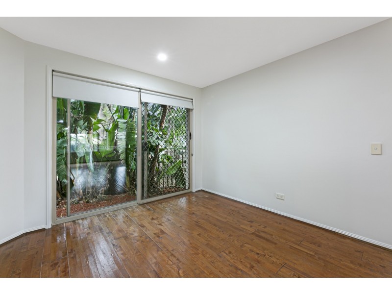 2 Mornington Terrace, Robina QLD 4226