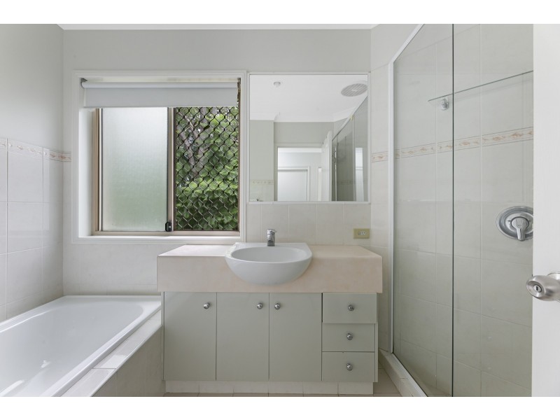 2 Mornington Terrace, Robina QLD 4226