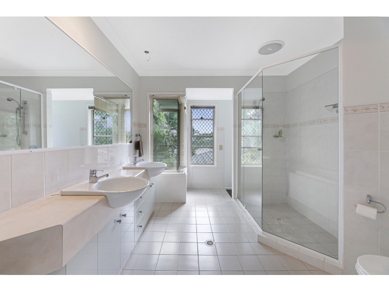 2 Mornington Terrace, Robina QLD 4226