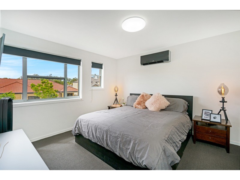 13 Shorehaven Place, Varsity Lakes QLD 4227