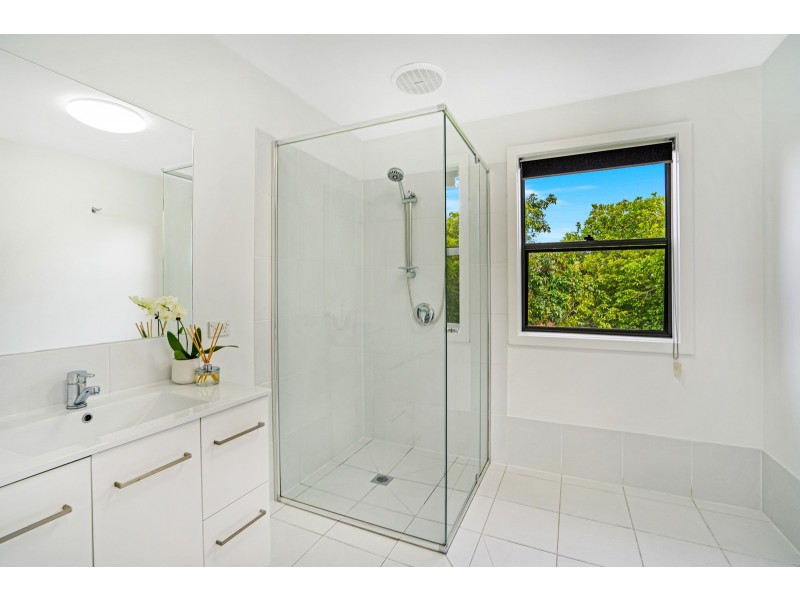 13 Shorehaven Place, Varsity Lakes QLD 4227