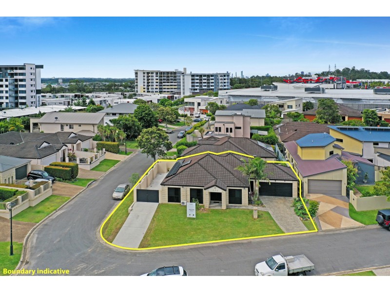 1/4 Silvermaple Street, Robina QLD 4226