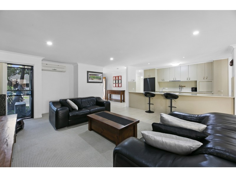 1/4 Silvermaple Street, Robina QLD 4226