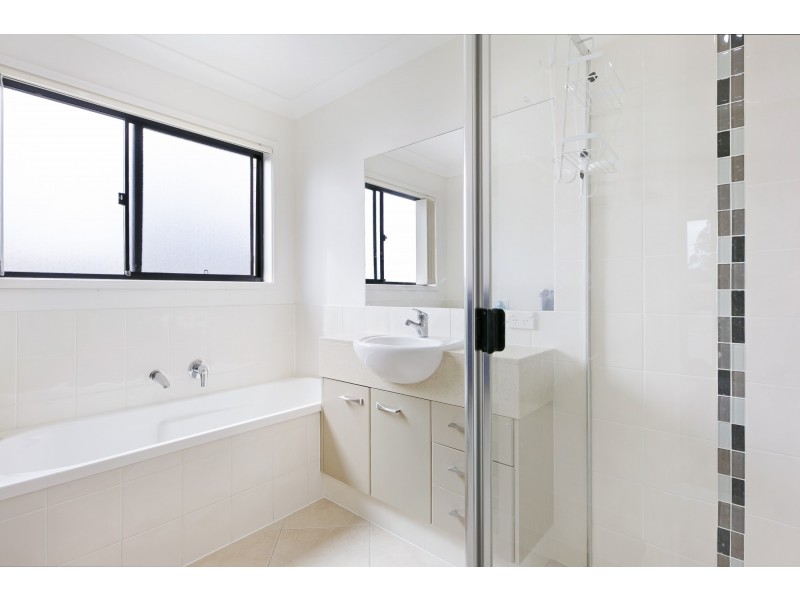 1/4 Silvermaple Street, Robina QLD 4226