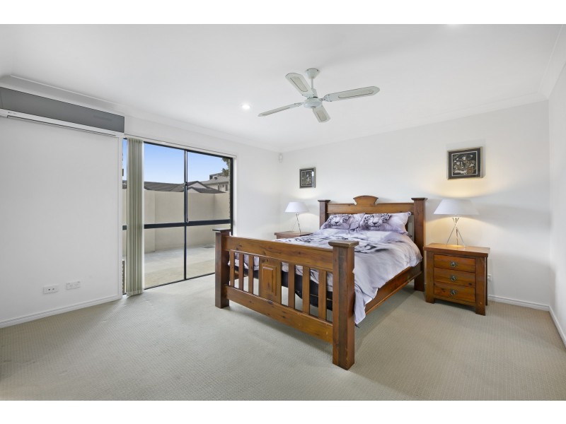1/4 Silvermaple Street, Robina QLD 4226